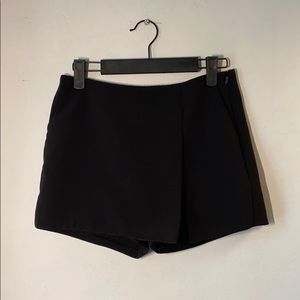 Zara black mini Skort xs, size 24